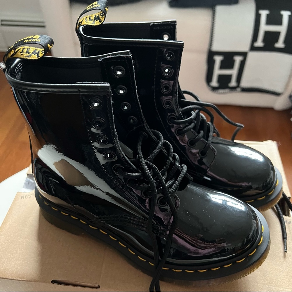 Black 1460 Patent Lamper Boot in Black Dr. Martens Size Women’s 6